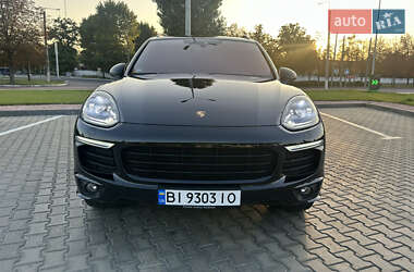 Внедорожник / Кроссовер Porsche Cayenne 2017 в 