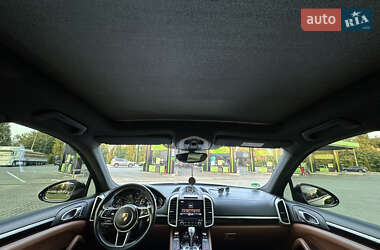 Внедорожник / Кроссовер Porsche Cayenne 2017 в 
