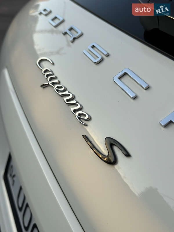 Внедорожник / Кроссовер Porsche Cayenne 2011 в Днепре