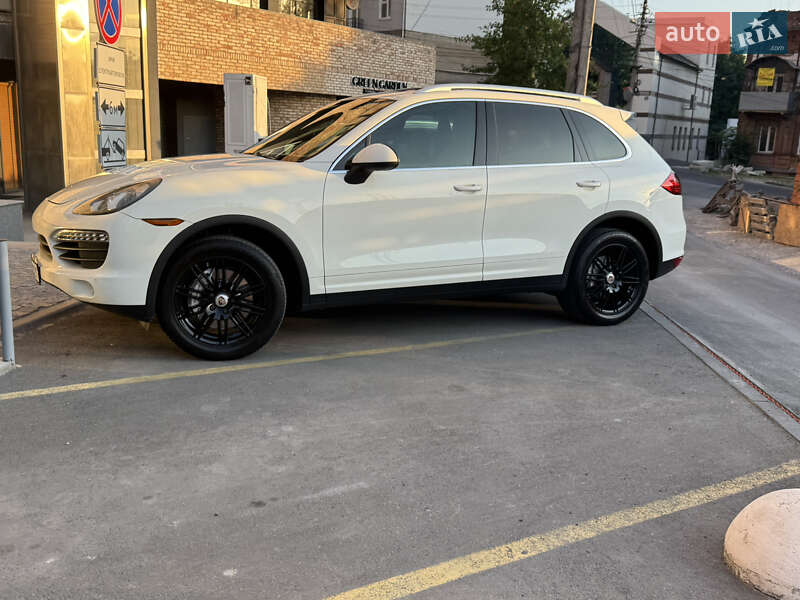 Внедорожник / Кроссовер Porsche Cayenne 2011 в Днепре