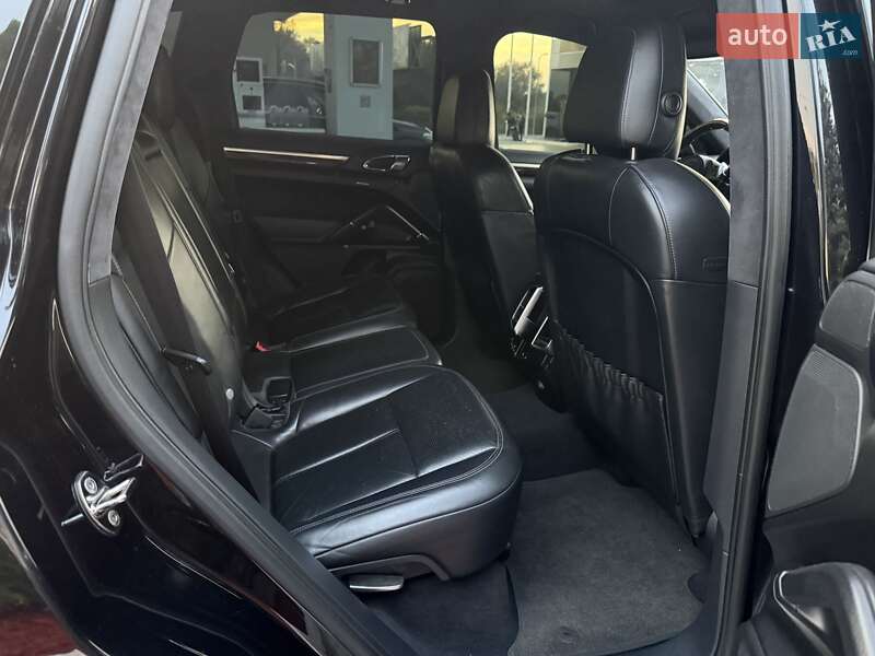Внедорожник / Кроссовер Porsche Cayenne 2010 в Львове фото 19 Внедорожник / Кроссовер Porsche Cayenne 2010 в Львове
