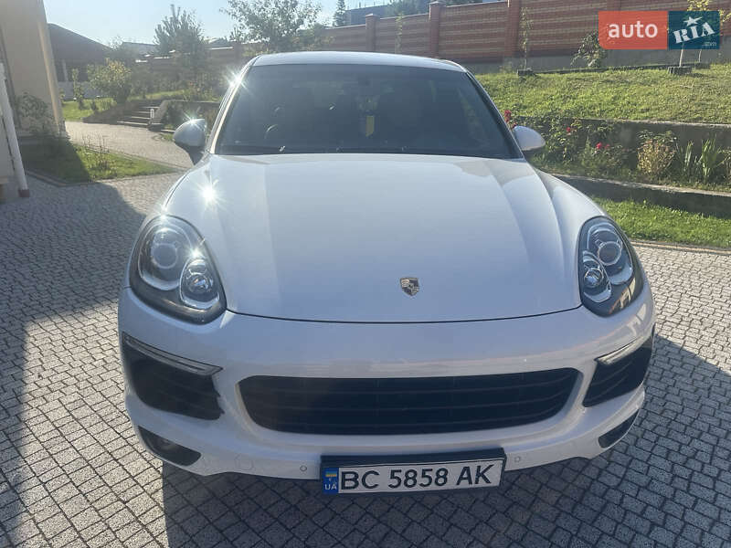 Внедорожник / Кроссовер Porsche Cayenne 2016 в Львове