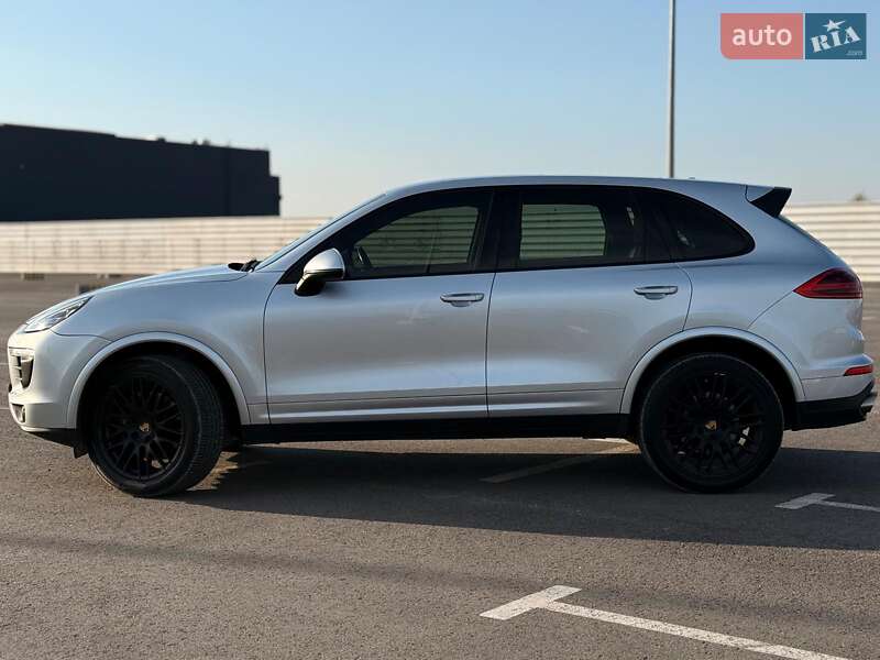 Позашляховик / Кросовер Porsche Cayenne 2016 в Львові