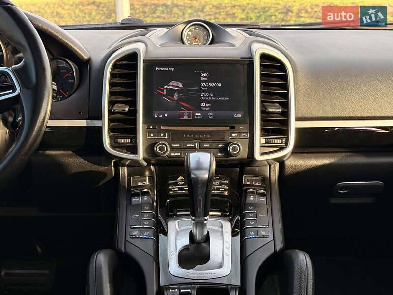 Позашляховик / Кросовер Porsche Cayenne 2016 в Львові