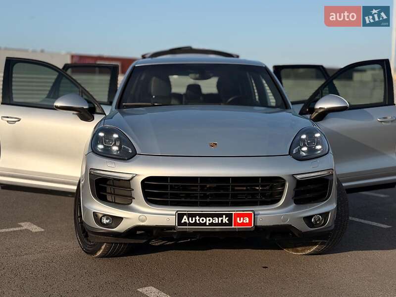 Позашляховик / Кросовер Porsche Cayenne 2016 в Львові