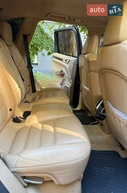 Внедорожник / Кроссовер Porsche Cayenne 2010 в 
