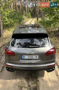 Позашляховик / Кросовер Porsche Cayenne 2015 в 