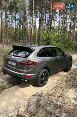 Позашляховик / Кросовер Porsche Cayenne 2015 в 