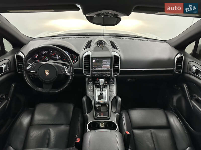 Позашляховик / Кросовер Porsche Cayenne 2013 в Одесі