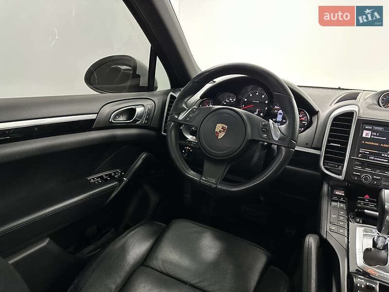 Позашляховик / Кросовер Porsche Cayenne 2013 в Одесі