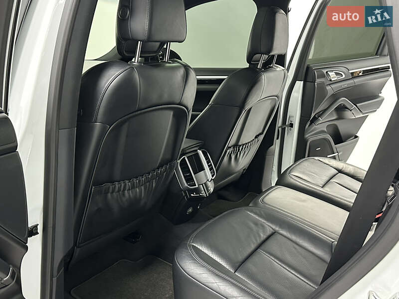 Позашляховик / Кросовер Porsche Cayenne 2013 в Одесі