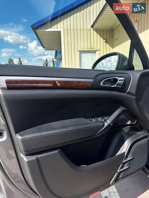 Внедорожник / Кроссовер Porsche Cayenne 2013 в Полтаве фото 4 Внедорожник / Кроссовер Porsche Cayenne 2013 в Полтаве