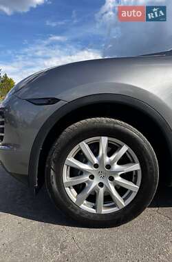 Внедорожник / Кроссовер Porsche Cayenne 2013 в 