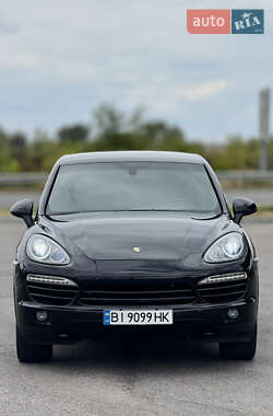 Внедорожник / Кроссовер Porsche Cayenne 2012 в 
