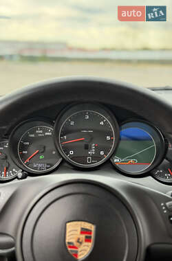 Внедорожник / Кроссовер Porsche Cayenne 2012 в 