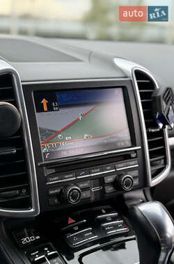 Внедорожник / Кроссовер Porsche Cayenne 2012 в 