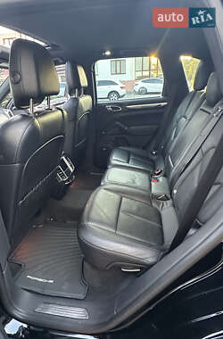 Внедорожник / Кроссовер Porsche Cayenne 2014 в 