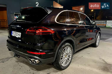 Позашляховик / Кросовер Porsche Cayenne 2014 в 