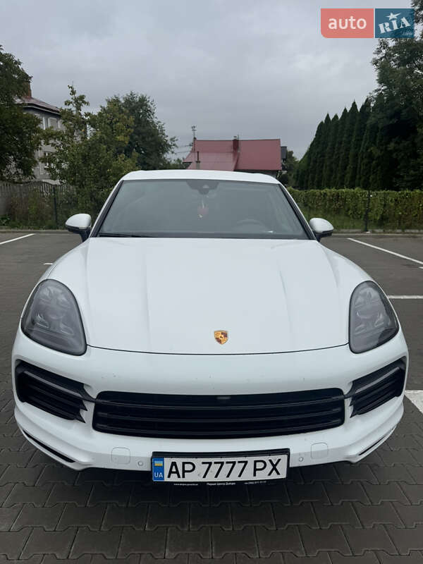 Porsche Cayenne 2021