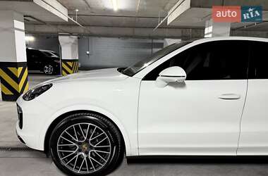 Позашляховик / Кросовер Porsche Cayenne 2019 в 