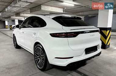 Позашляховик / Кросовер Porsche Cayenne 2019 в 