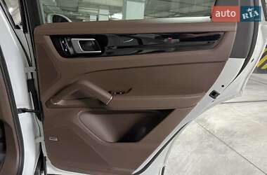 Позашляховик / Кросовер Porsche Cayenne 2019 в 