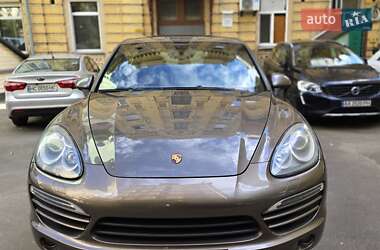 Внедорожник / Кроссовер Porsche Cayenne 2012 в Киеве