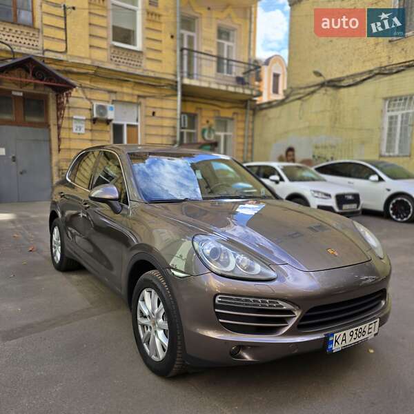 Внедорожник / Кроссовер Porsche Cayenne 2012 в Киеве