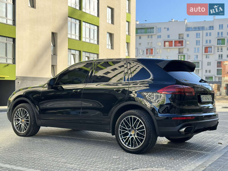 Внедорожник / Кроссовер Porsche Cayenne 2015 в Ивано-Франковске