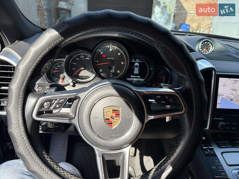 Позашляховик / Кросовер Porsche Cayenne 2017 в Дніпрі