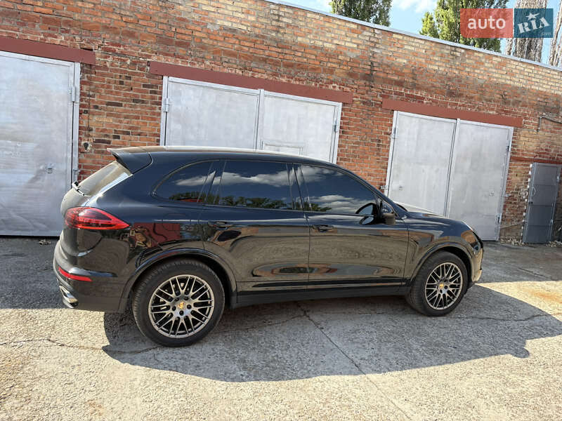 Позашляховик / Кросовер Porsche Cayenne 2017 в Дніпрі