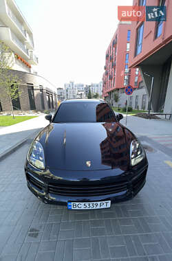 Внедорожник / Кроссовер Porsche Cayenne 2019 в 