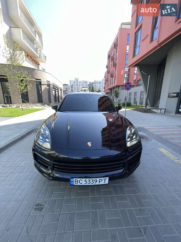Внедорожник / Кроссовер Porsche Cayenne 2019 в 