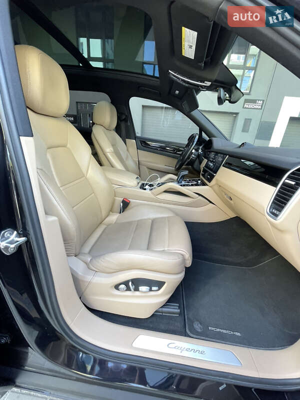 Внедорожник / Кроссовер Porsche Cayenne 2019 в Львове фото 37 Внедорожник / Кроссовер Porsche Cayenne 2019 в Львове
