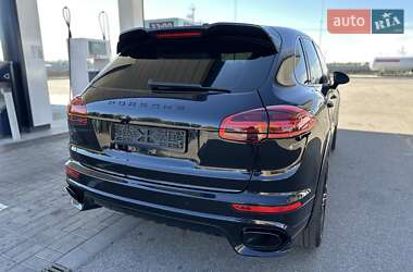 Позашляховик / Кросовер Porsche Cayenne 2014 в 