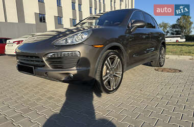 Позашляховик / Кросовер Porsche Cayenne 2011 в Києві