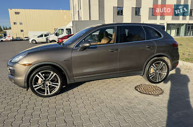 Внедорожник / Кроссовер Porsche Cayenne 2011 в 