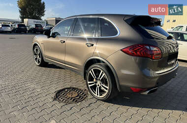 Внедорожник / Кроссовер Porsche Cayenne 2011 в 