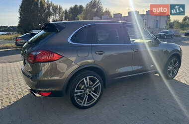 Внедорожник / Кроссовер Porsche Cayenne 2011 в 
