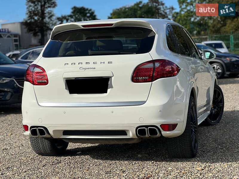 Внедорожник / Кроссовер Porsche Cayenne 2011 в Стрые