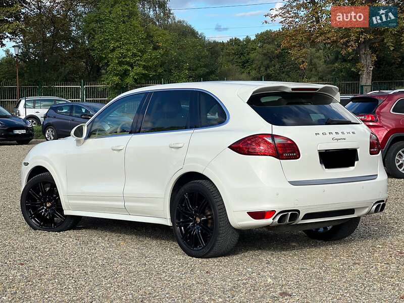 Внедорожник / Кроссовер Porsche Cayenne 2011 в Стрые