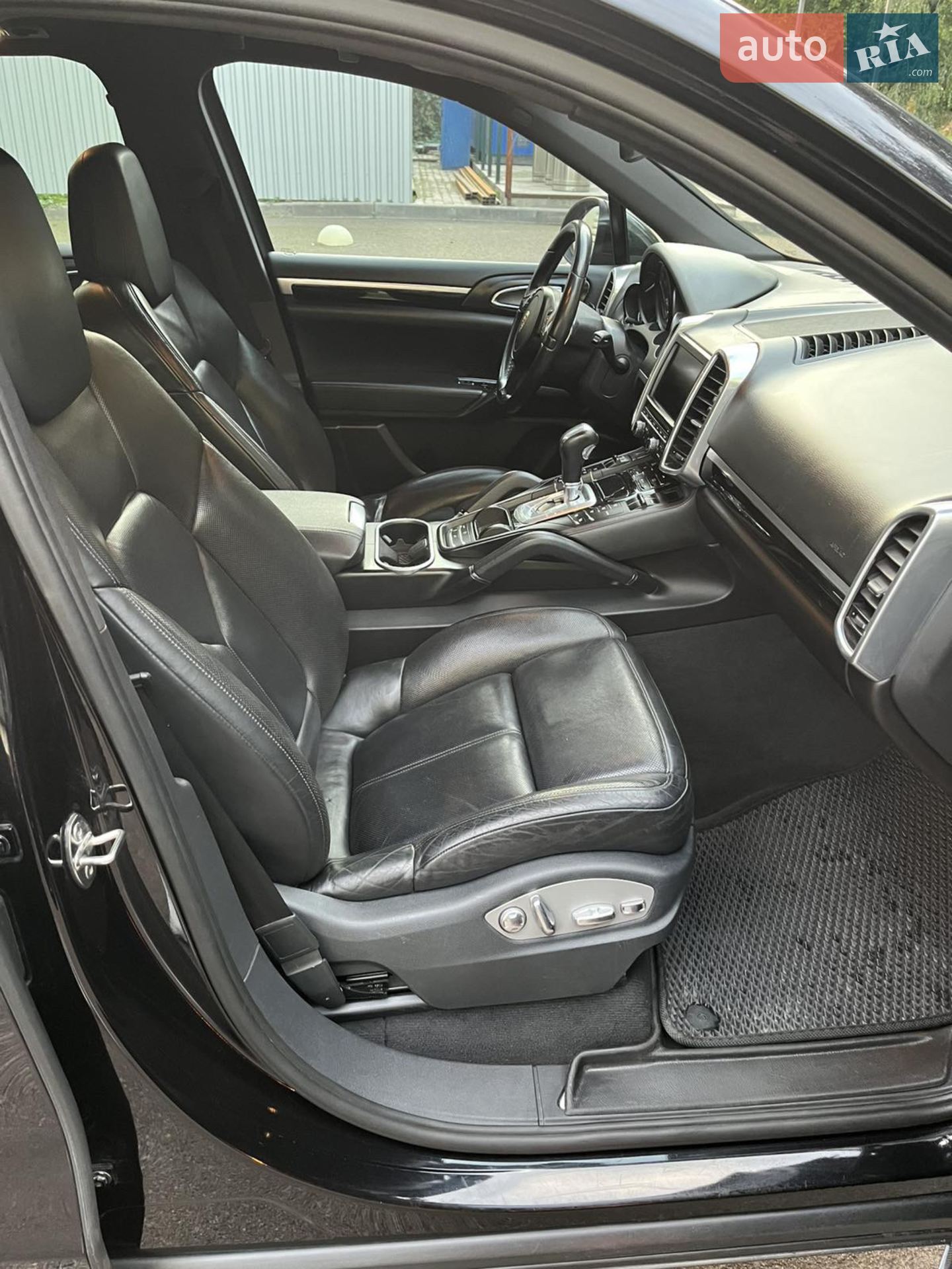 2011 Porsche Cayenne - мініатюра 11