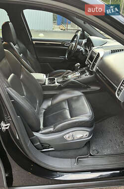 Внедорожник / Кроссовер Porsche Cayenne 2011 в 