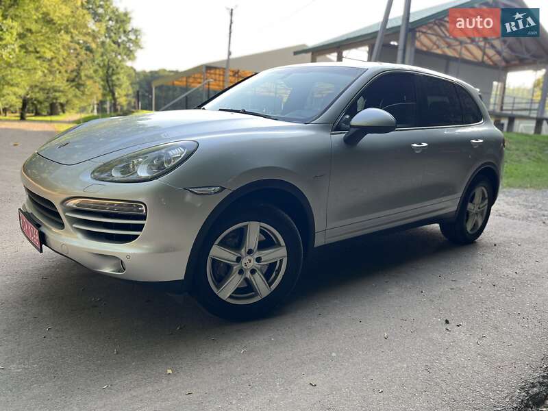 Позашляховик / Кросовер Porsche Cayenne 2012 в 