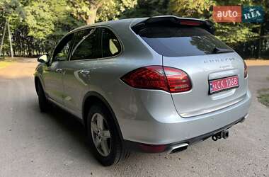Позашляховик / Кросовер Porsche Cayenne 2012 в 