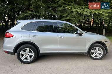 Позашляховик / Кросовер Porsche Cayenne 2012 в 