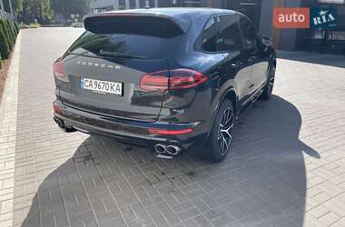 Позашляховик / Кросовер Porsche Cayenne 2016 в 