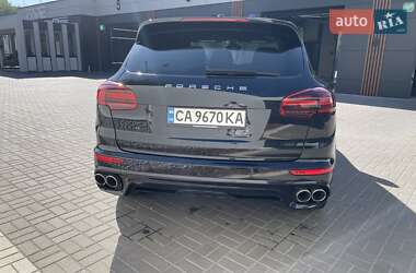 Позашляховик / Кросовер Porsche Cayenne 2016 в 