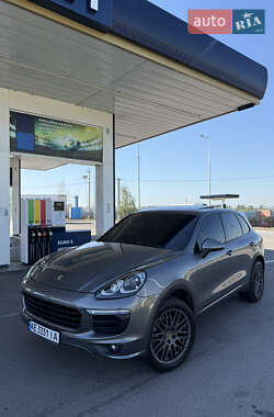 Позашляховик / Кросовер Porsche Cayenne 2015 в 