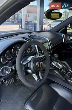 Позашляховик / Кросовер Porsche Cayenne 2015 в 